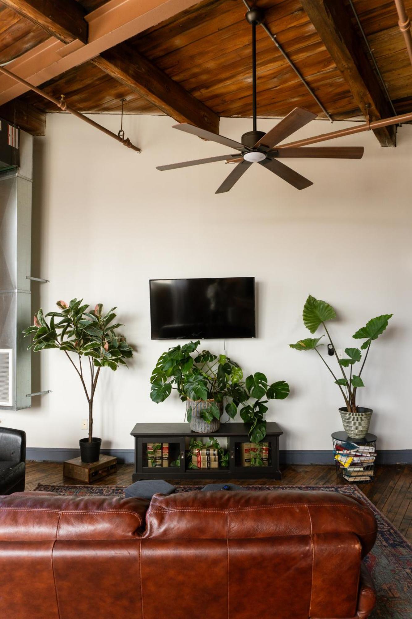 420 Friendly Canada Bridge View Loft Downtown Free Parking ดีทรอยต์ ภายนอก รูปภาพ