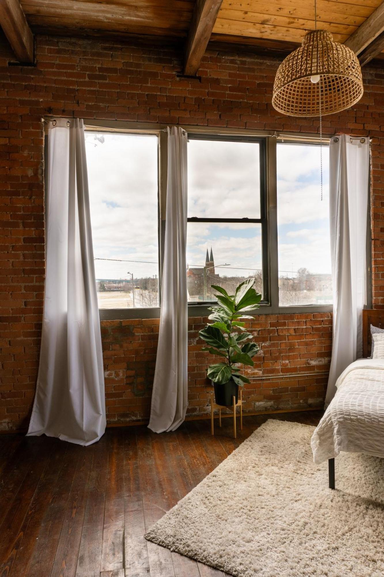 420 Friendly Canada Bridge View Loft Downtown Free Parking ดีทรอยต์ ภายนอก รูปภาพ