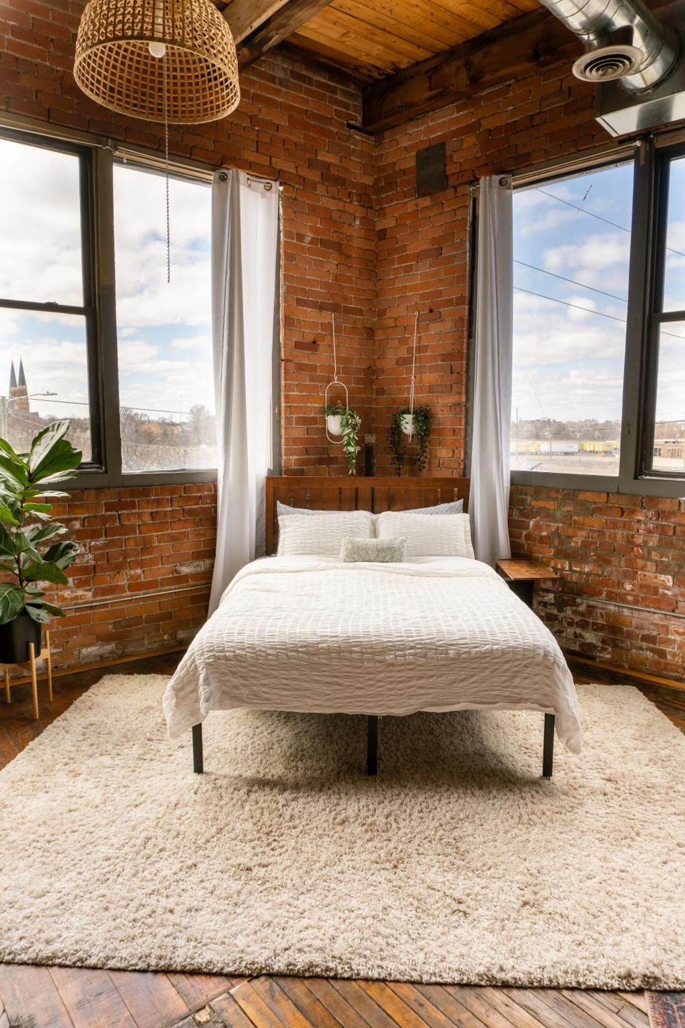 420 Friendly Canada Bridge View Loft Downtown Free Parking ดีทรอยต์ ภายนอก รูปภาพ