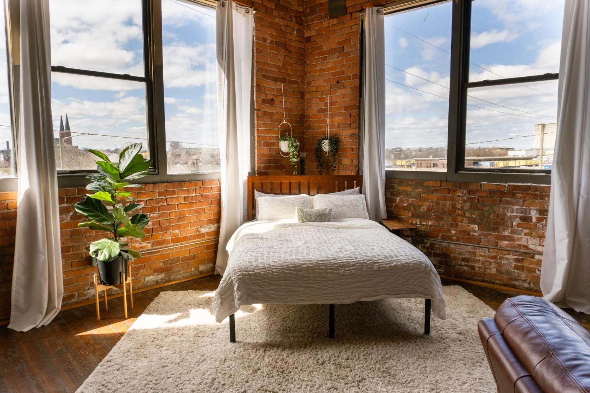 420 Friendly Canada Bridge View Loft Downtown Free Parking ดีทรอยต์ ภายนอก รูปภาพ